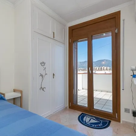 Casa Con Vista Al Canal Holiday home Roses